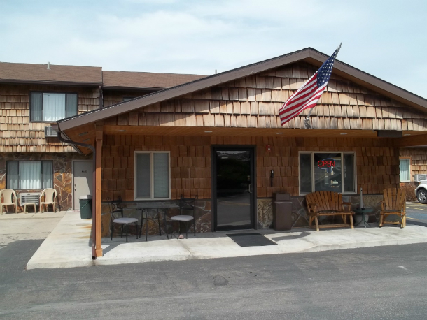 Building view Flathead Lake Inn Building view Flathead Lake Inn